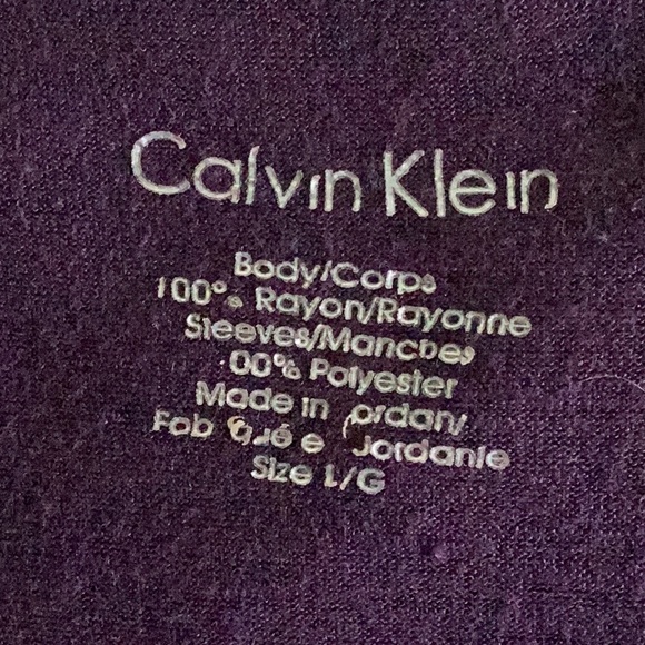 Like new Calvin Klein tee - Picture 4 of 5